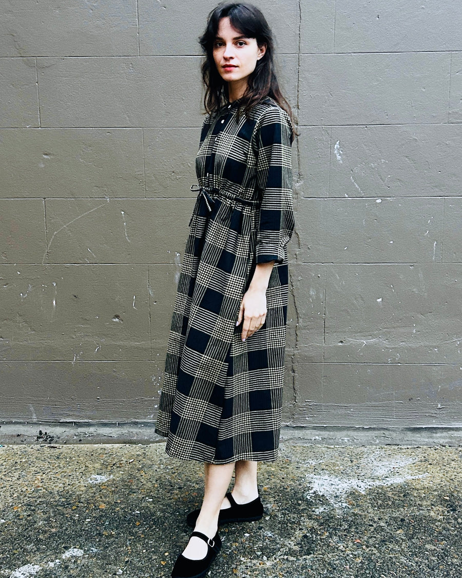 Ivy dress Black and Oat